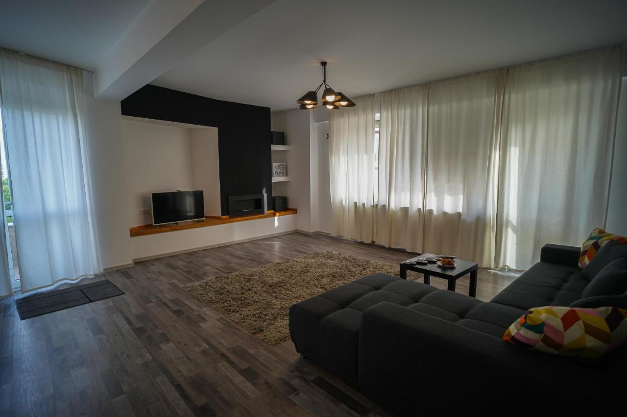 Penthouse With Huge Rooftop & Amazing City View Bukarest Eksteriør billede