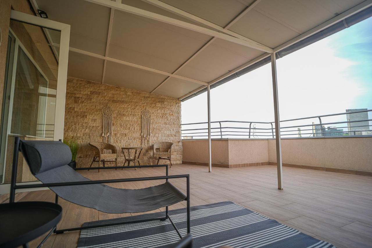 Penthouse With Huge Rooftop & Amazing City View Bukarest Eksteriør billede