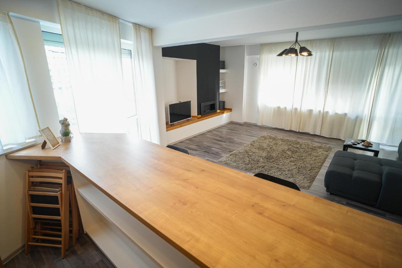 Penthouse With Huge Rooftop & Amazing City View Bukarest Eksteriør billede