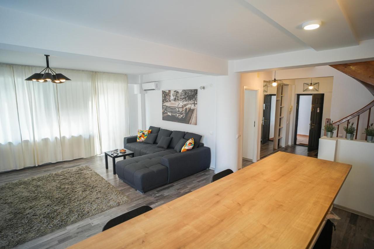 Penthouse With Huge Rooftop & Amazing City View Bukarest Eksteriør billede