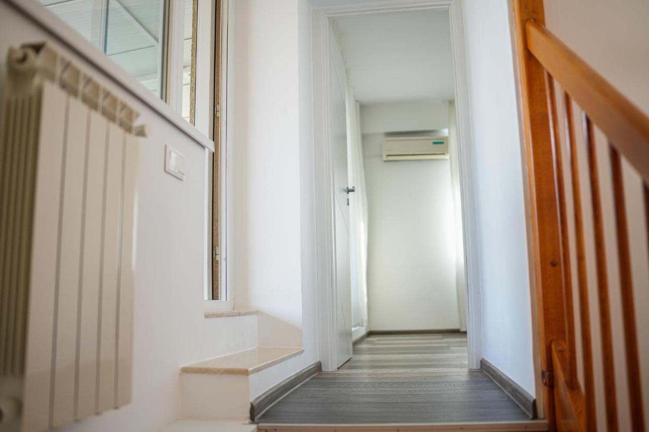 Penthouse With Huge Rooftop & Amazing City View Bukarest Eksteriør billede