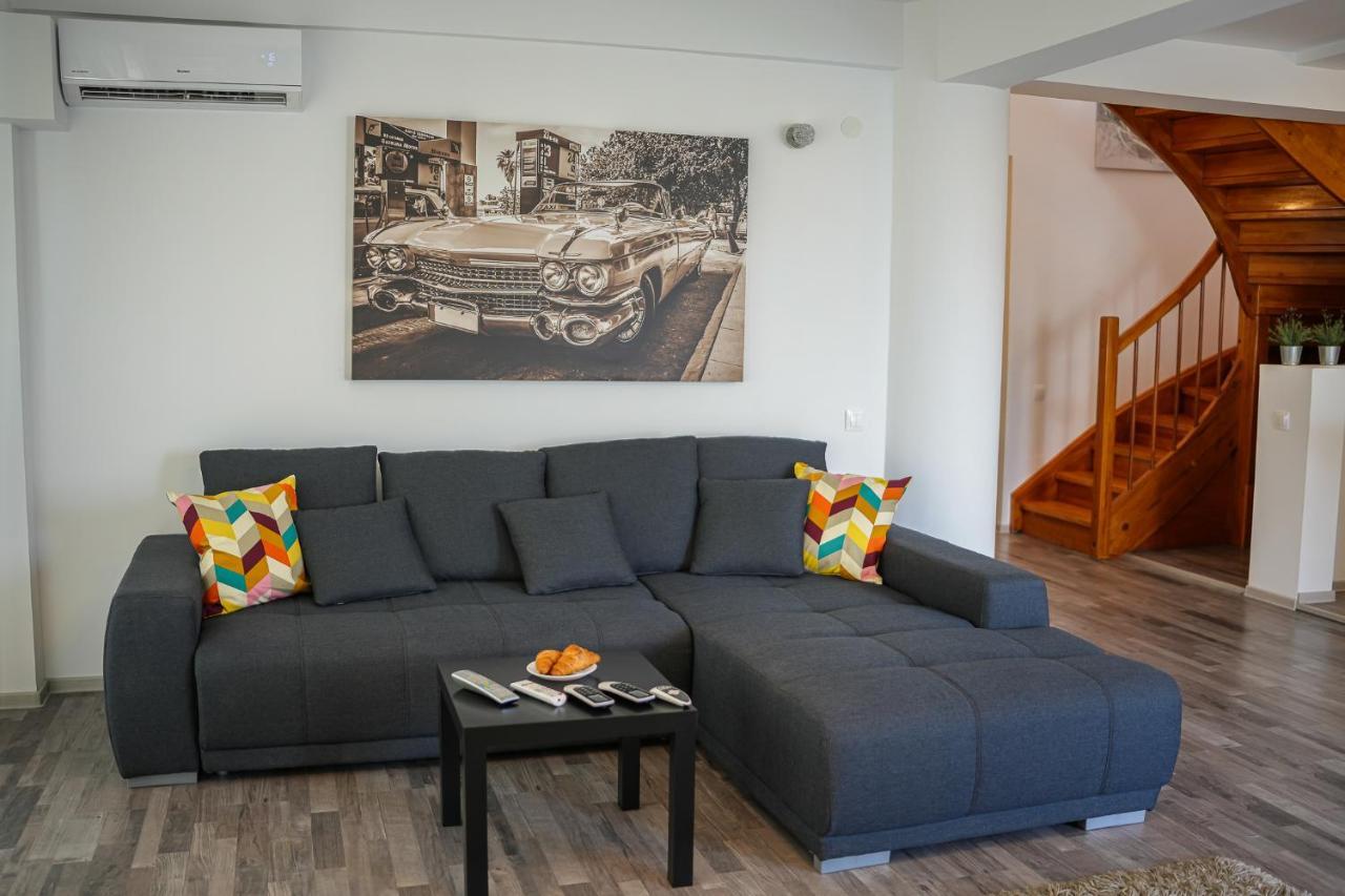 Penthouse With Huge Rooftop & Amazing City View Bukarest Eksteriør billede
