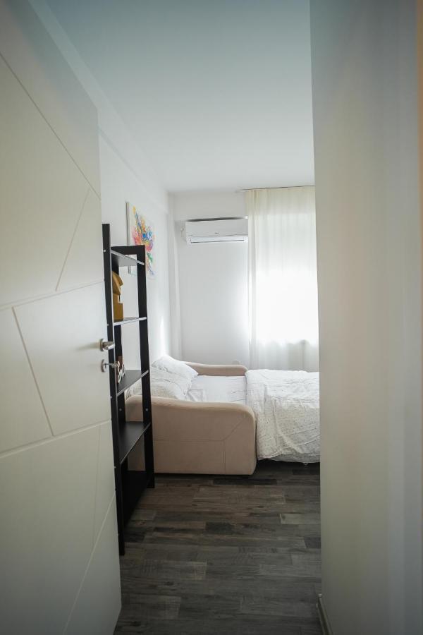 Penthouse With Huge Rooftop & Amazing City View Bukarest Eksteriør billede