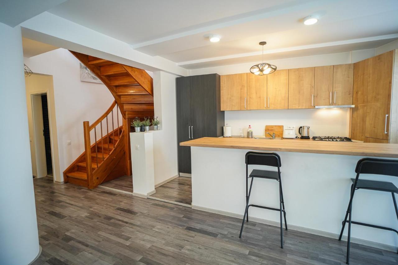 Penthouse With Huge Rooftop & Amazing City View Bukarest Eksteriør billede
