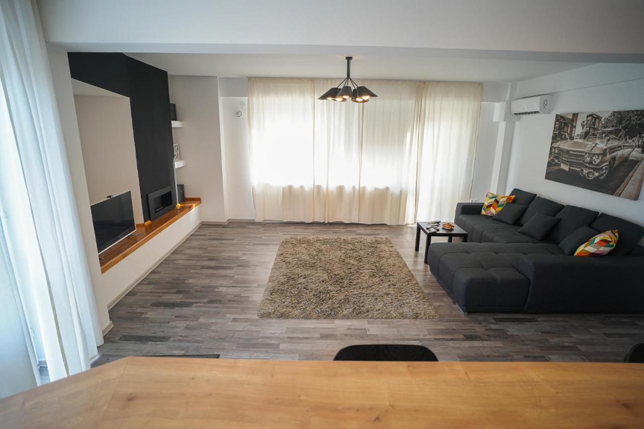 Penthouse With Huge Rooftop & Amazing City View Bukarest Eksteriør billede
